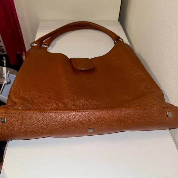 Browning Lockable Concealed-Carry Leather Purse - Picture 16 of 16